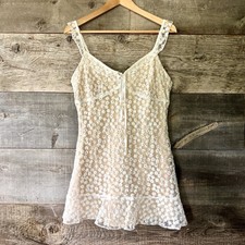 Lulus Charmaine White